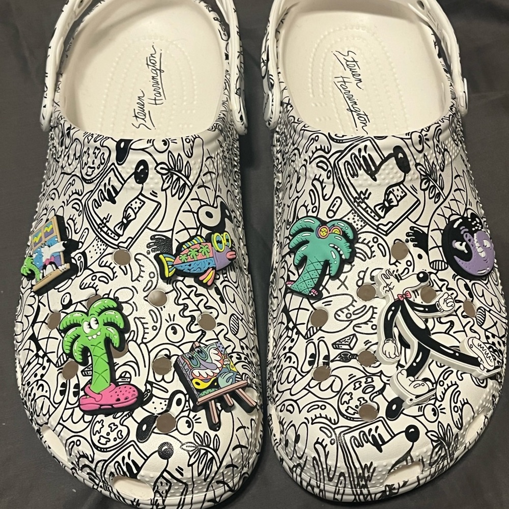 (UNUSED) size 11 Male Steven Harrington CROCS
